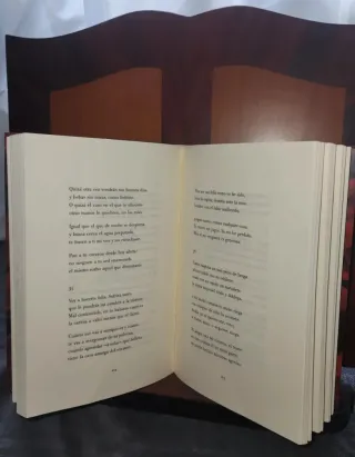 Atril de marquetería artesanal, maderas nobles