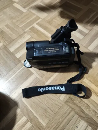 Videocámara Panasonic Digital Zoom Hi-Fi Stereo