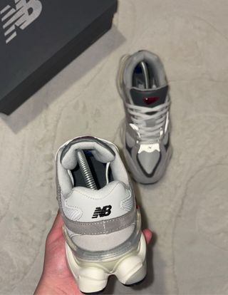 Zapatillas New Balance 9060 Gris/Blanco