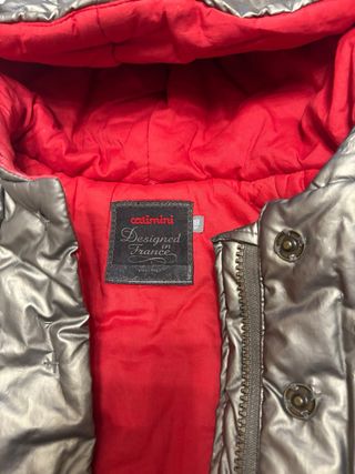 Anorak niña dorado con forro rojo