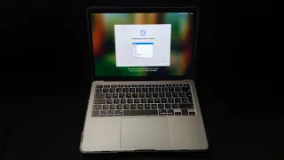 MacBook Air 2020 Intel i7 16GB RAM 512GB