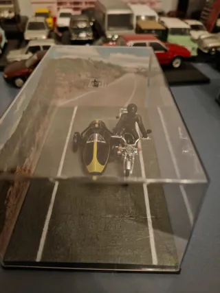 Kawasaki Z900 1/43 The Spy Who Loved Me