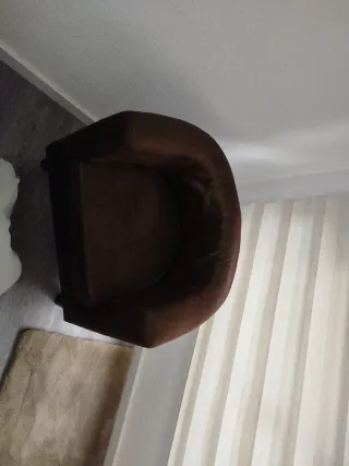 Sofá Conforama piel sintética marrón