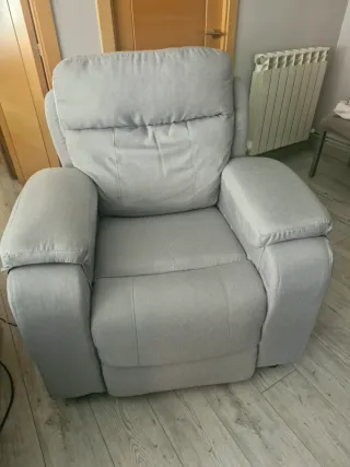Sillón de masaje reclinable gris