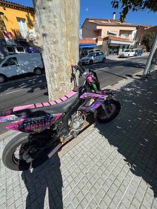 Tapas Derbi Senda DRD Racing rosa