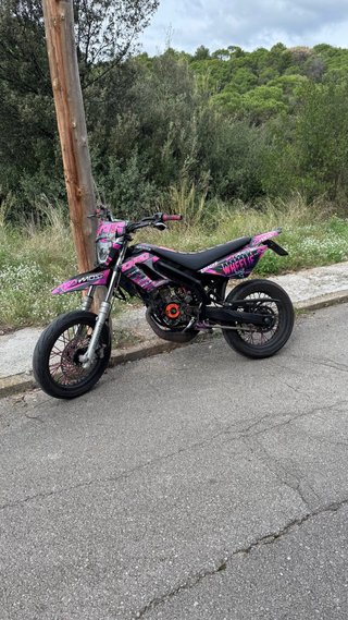 Tapas Derbi Senda DRD Racing rosa