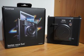 Fujifilm Instax wide evo