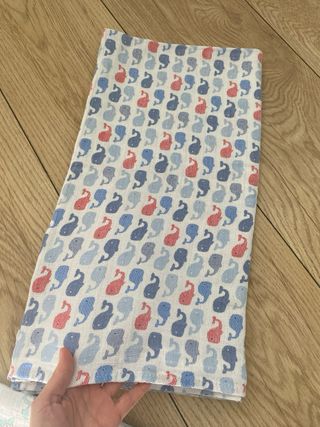 Lote 4 piezas: Mantas y muselinas cuna