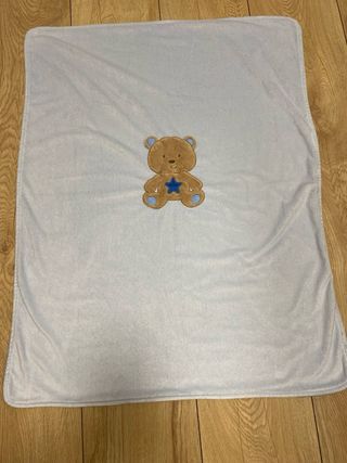 Lote 4 piezas: Mantas y muselinas cuna