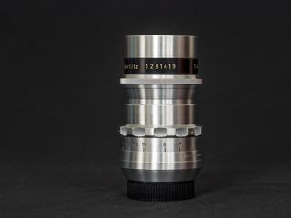 Meyer-Optik Görlitz Trioplan 2,8/100 mm  V rojo