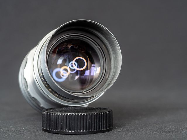 Meyer-Optik Görlitz Trioplan 2,8/100 mm V rosso