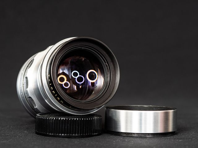 Meyer-Optik Görlitz Trioplan 2,8/100 mm V rosso