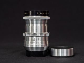 Meyer-Optik Görlitz Trioplan 2,8/100 mm  V rojo