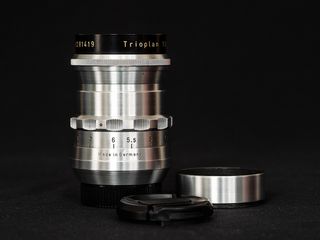 Meyer-Optik Görlitz Trioplan 2,8/100 mm  V rojo