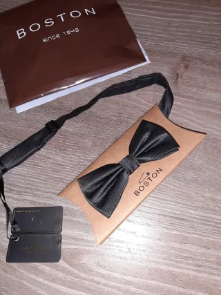 Pajarita Gris. Boston.  NUEVA