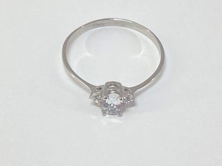 anillo oro 18k con piedra con circonita