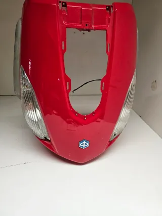 Frontal Piaggio Fly Rojo
