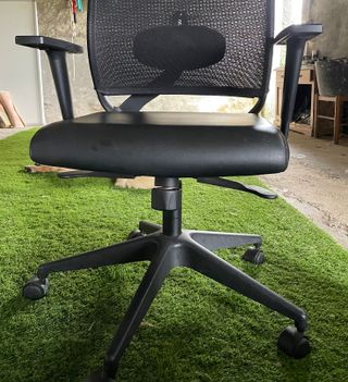 Silla ergonómica de oficina negra