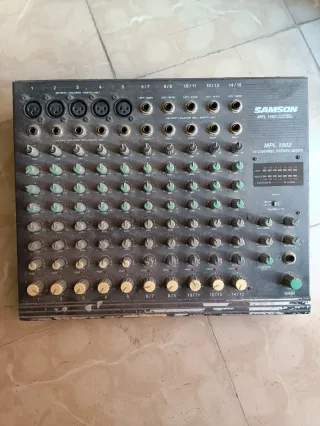 Mesa de mezclas Samson MPL 1502