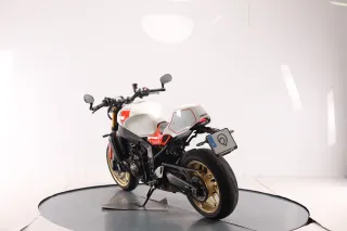 YAMAHA XSR900 2025