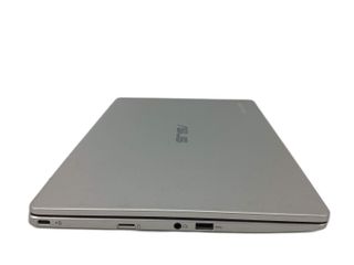 pc portatil asus c424m