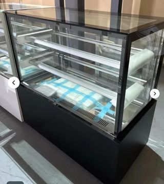 Vitrina pastelera refrigerada: móvil 631060693