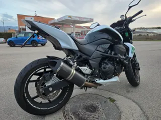 Kawasaki Z750 2009 Blanca