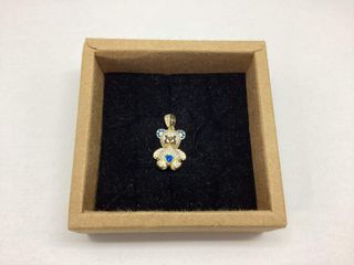 colgante oro 18k con piedra
