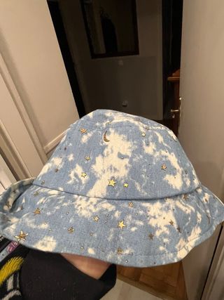 Gorro con estrellas y luna