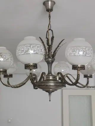 Lámpara de techo plateada con globos