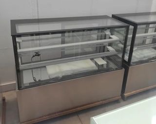 Vitrina pastelera refrigerada: móvil 631060693