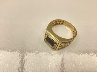 sello oro 18k con piedra
