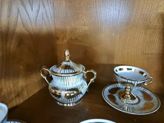 Juego de té porcelana oro y blanco