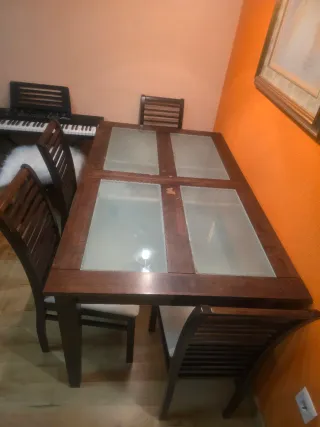 Mesa Comedor Extensible Madera y Cristal + 4 silla
