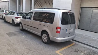 Volkswagen Caddy 2011