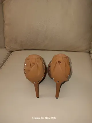 Zapatos de tacón beige talla 37