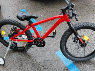 Bicicleta infantil Rockrider roja