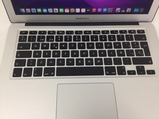 portatil apple apple macbook air core i5 1.8 13 (2017) (a1466)