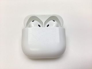 in-ear apple airpods 4 gen