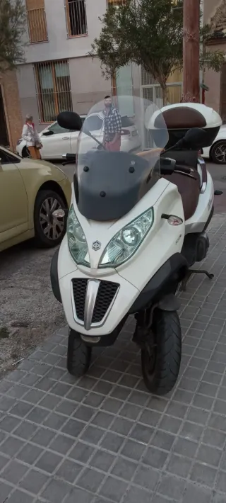 Piaggio MP3 3 Ruedas Maxi Scooter