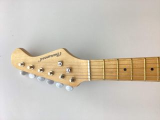 guitarra electrica burswood no visible