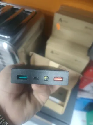 AUKEY Power Bank 16000mAh Carga Rápida 2.0