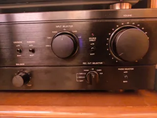 Denon PMA-560, amplificatore stereo integrato giapponese