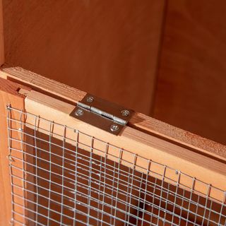 Jaula para Aves de Exterior en Madera de Abeto y Metal, Voladera para Aves con 3 Aberturas con Bloqueo, 4 Posaderos y Bandeja Extraíble, 80.5X57X153 Cm, Naranja