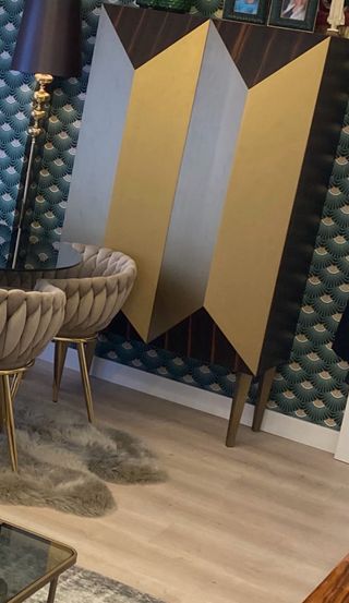 Vitrina de salón madera y cristal