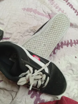 Zapatillas Vans Talla 34. 24 cm longitud