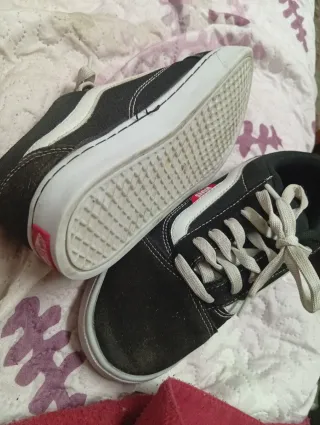 Zapatillas Vans Talla 34. 24 cm longitud