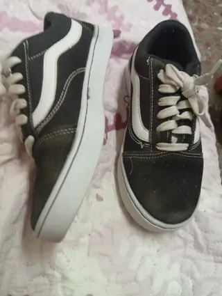 Zapatillas Vans Talla 34. 24 cm longitud