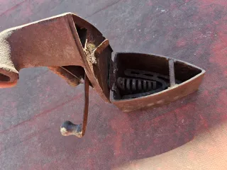 Plancha antigua de carbón