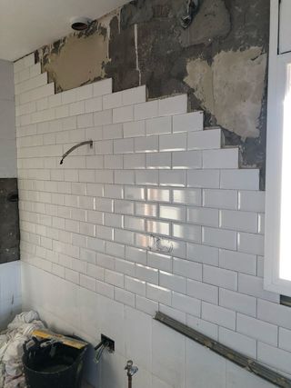 Pica lavamanos de porcelánico a medida